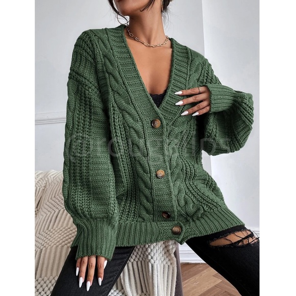 Oversized Green Cable Knit Cardigan Long Sleeves Hip Length Buttoned - Picture 4 of 11